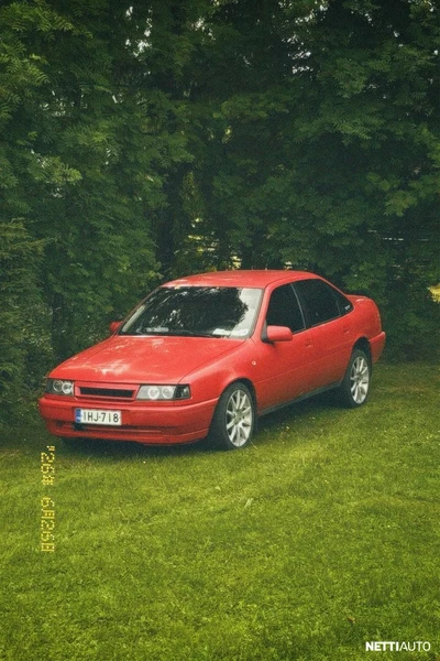 Opel Vectra 1989, kuva 2/13