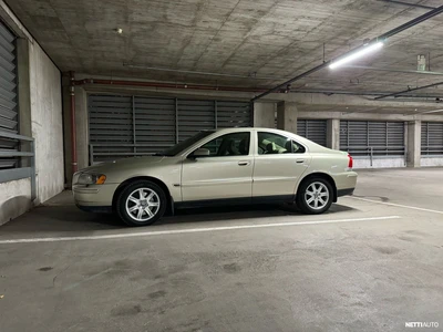 Volvo S60 T5 manuaali 2005, photo 4/20