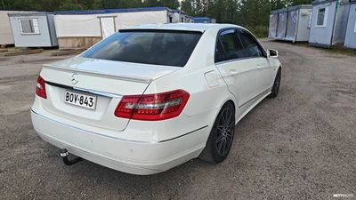 Mercedes-Benz E 2011, photo 4/9