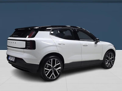 Volvo EX30 Twin Performance Ultra 2026, photo 4/10