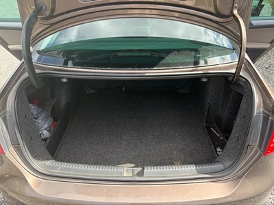 Volkswagen Jetta 2011, kuva 7/18