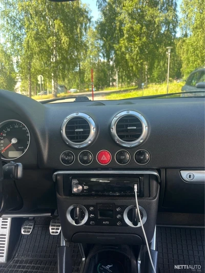 Audi TT 2000, photo 4/9