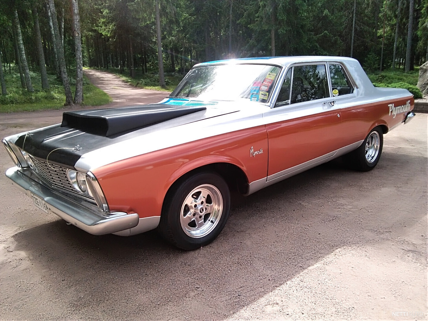 Plymouth Savoy