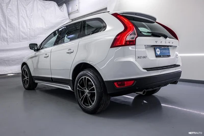 Volvo XC60 2.4 D5 Summum AWD 2011, kuva 3/41