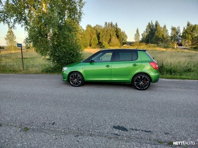 Skoda Fabia 1,4 TSI RS DSG Autom. 2011, photo 2/9