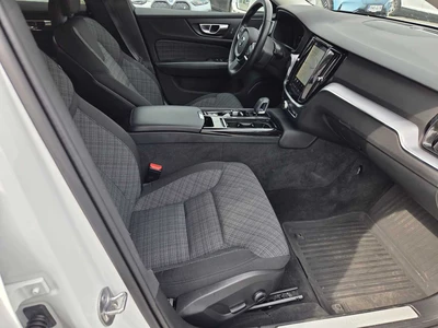 Volvo V60 2024, photo 3/18
