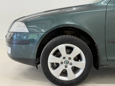 Skoda Octavia 2,0 FSI 4x4 2008, kuva 7/29