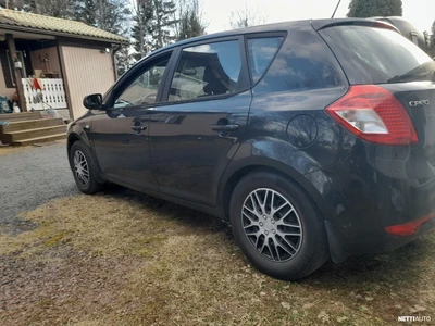 Kia Ceed 2010, kuva 3/6