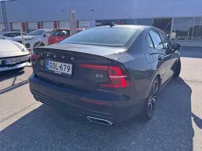 Volvo S60 B5 MHEV Business R-Design aut 2021, kuva 2/4