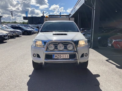 Toyota Hilux Extra Cab 2.5 D-4D SR 4WD 2015, photo 2/7