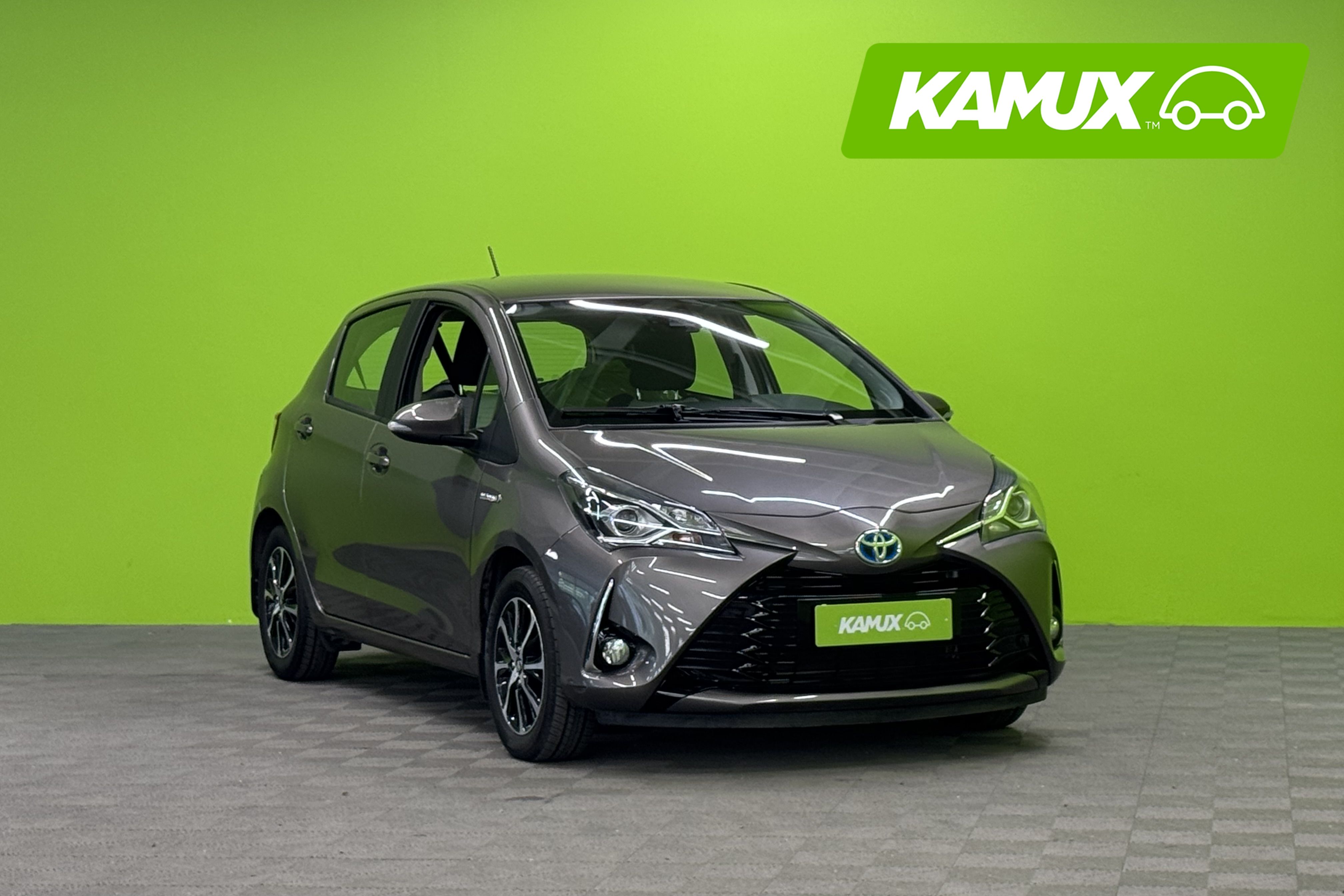 Toyota Yaris 1,5 Hybrid Active 5ov ** Erittäin vähän ajettu !**