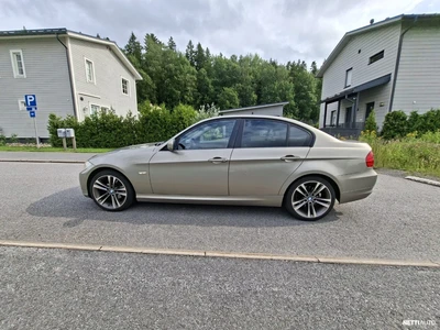 BMW 318 A E90 Sedan Business Comfort 2010, photo 1/6