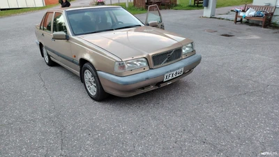 Volvo 850 2,4 20V 4d 1993, photo 1/16