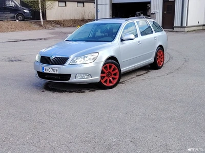 Skoda Octavia 2013, kuva 1/7