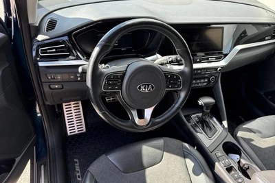 Kia Niro 1,6 GDI Hybrid Platinum DCT 2021, photo 3/7