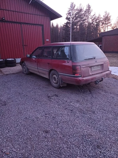 Subaru Legacy 1990, kuva 2/19