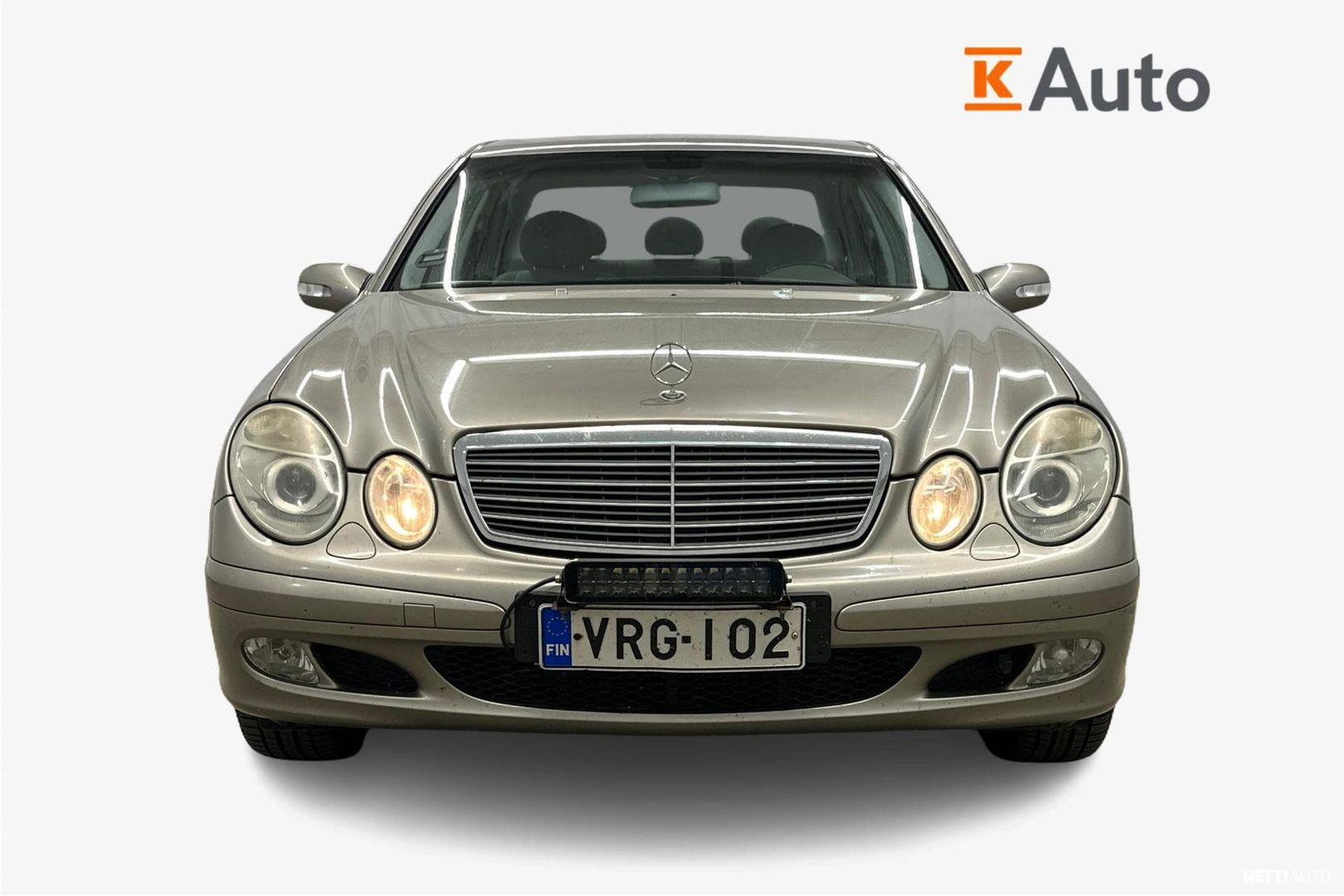 Mercedes-Benz E 2004, kuva 4/34
