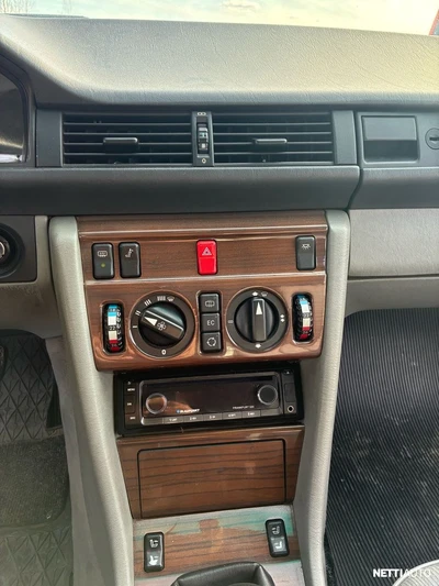 Mercedes-Benz E 230E 1989, kuva 7/10