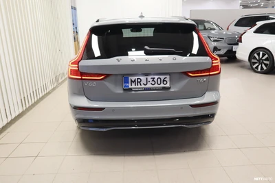 Volvo V60 2025, photo 6/24