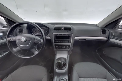 Skoda Octavia 1.4 TSI Elegance 2011, kuva 7/28