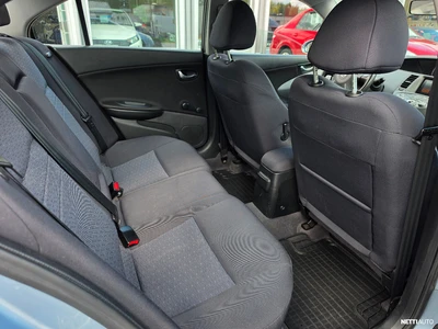 Nissan Primera 2004, photo 7/13