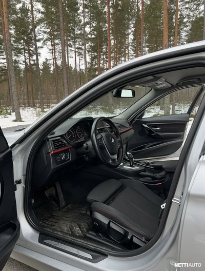 BMW 320 2013, photo 4/4