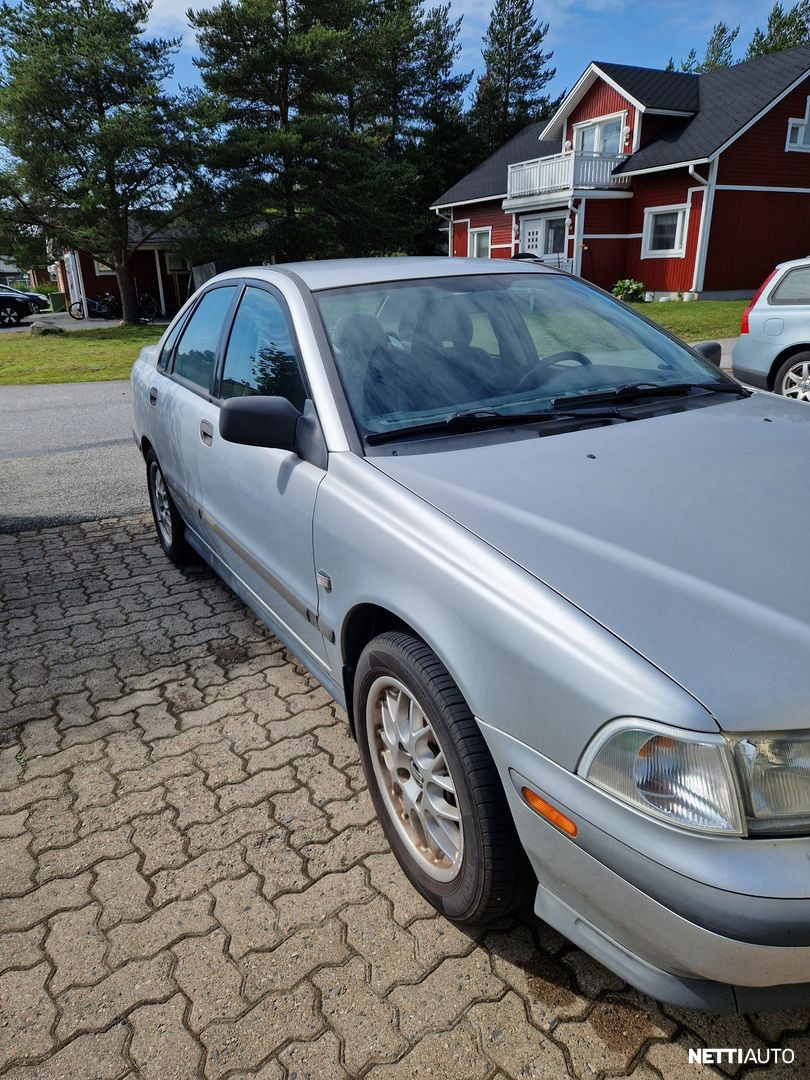 Volvo S40