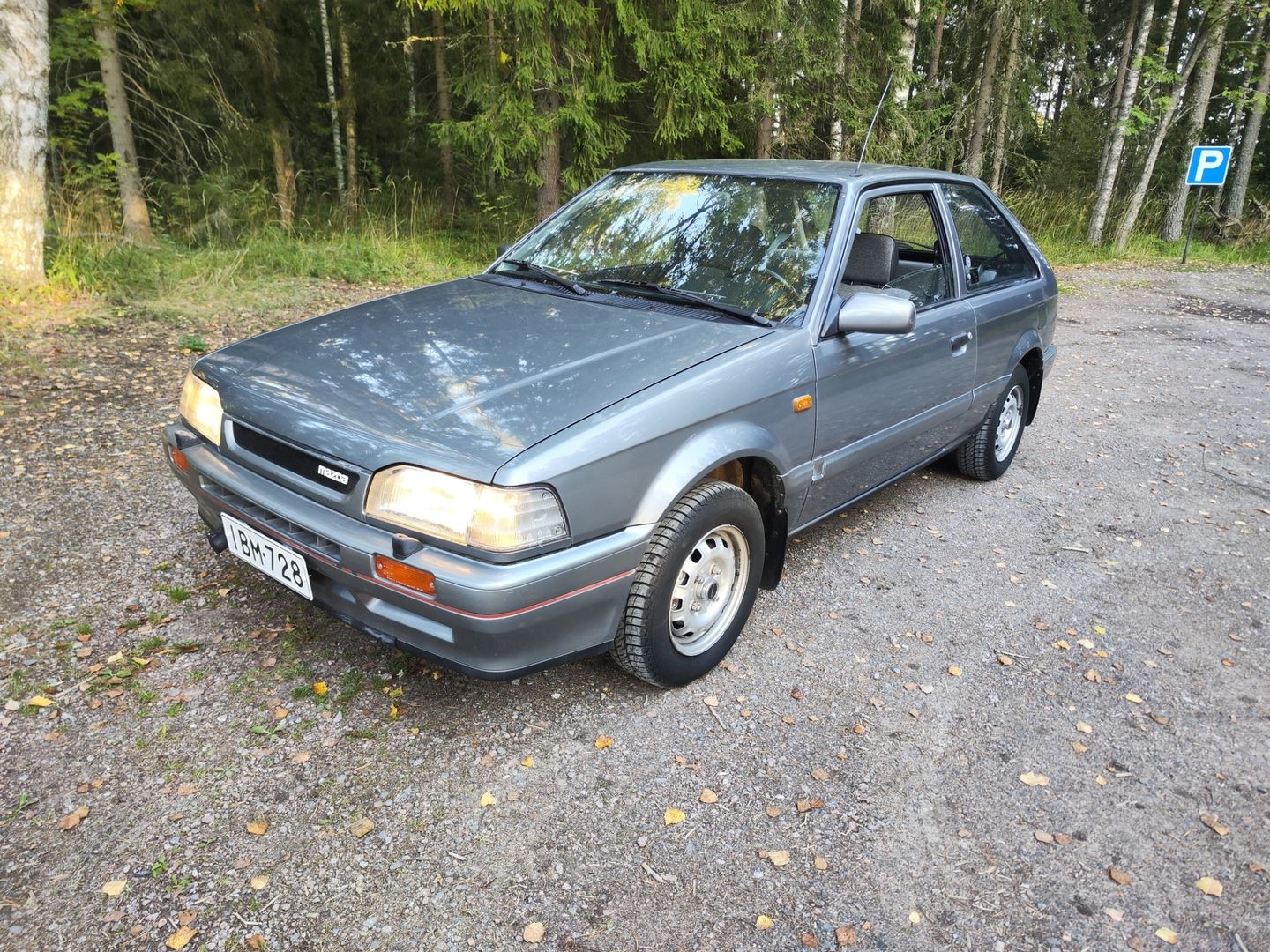 Mazda 323