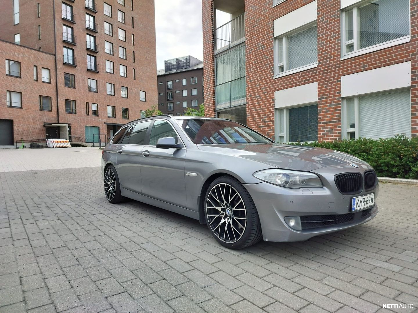 BMW 525