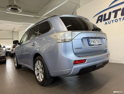 Mitsubishi Outlander PHEV 2014, kuva 3/20