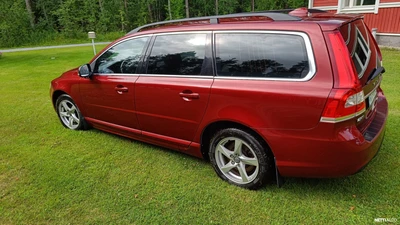 Volvo V70 D4 Momentum aut 2015, kuva 3/8