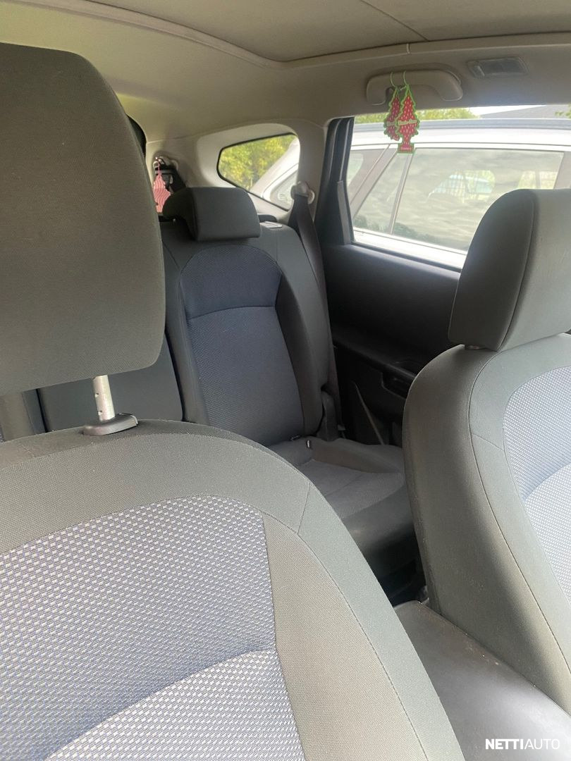 Nissan Qashqai+2 2011, photo 4/6