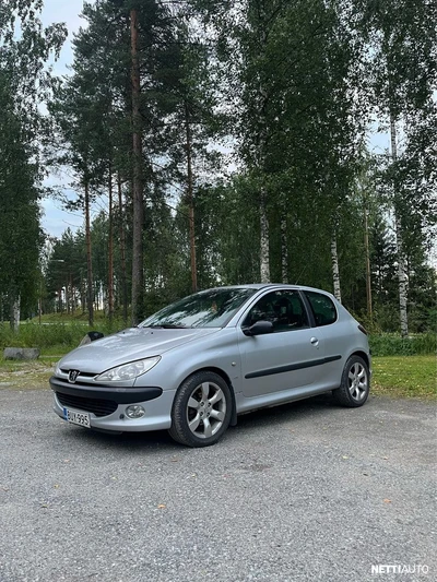 Peugeot 206 GTi 2,0 3d 2003, kuva 2/10