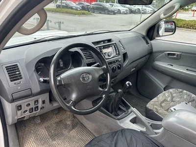 Toyota Hilux 2010, kuva 7/10