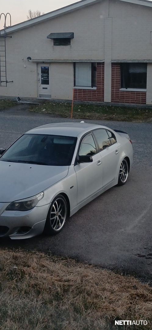 BMW 525