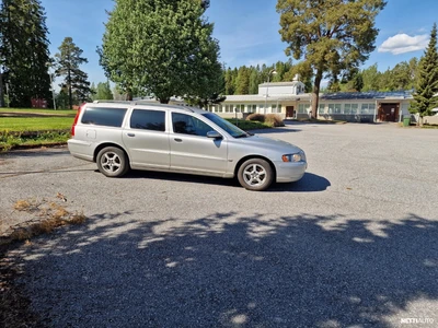 Volvo V70 2.4 D5 (120 kW) 2005, kuva 5/8