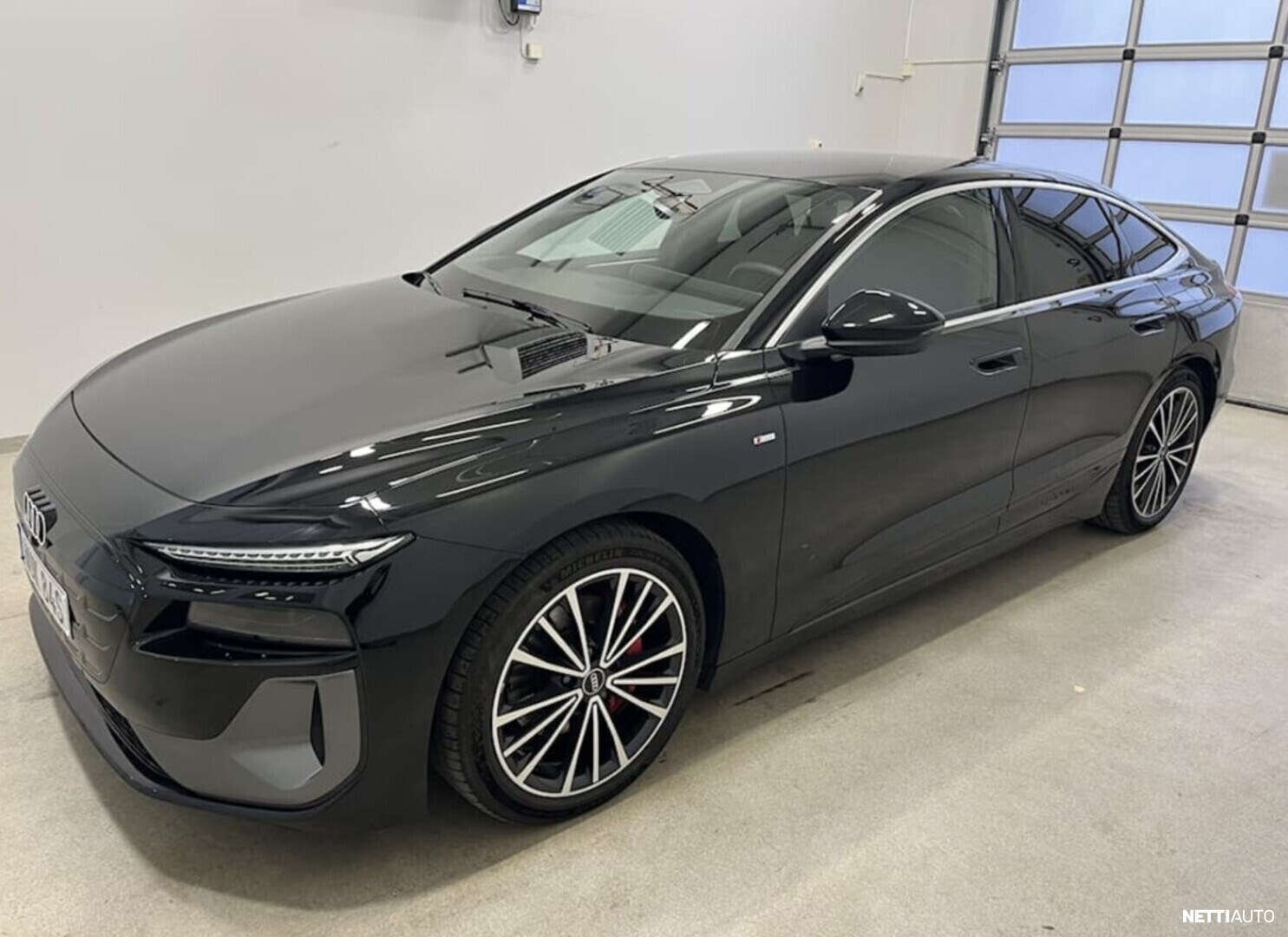 Audi A6 e-tron 2025, photo 2/6