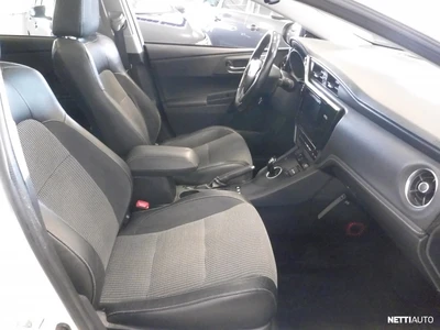 Toyota Auris 2016, kuva 7/17