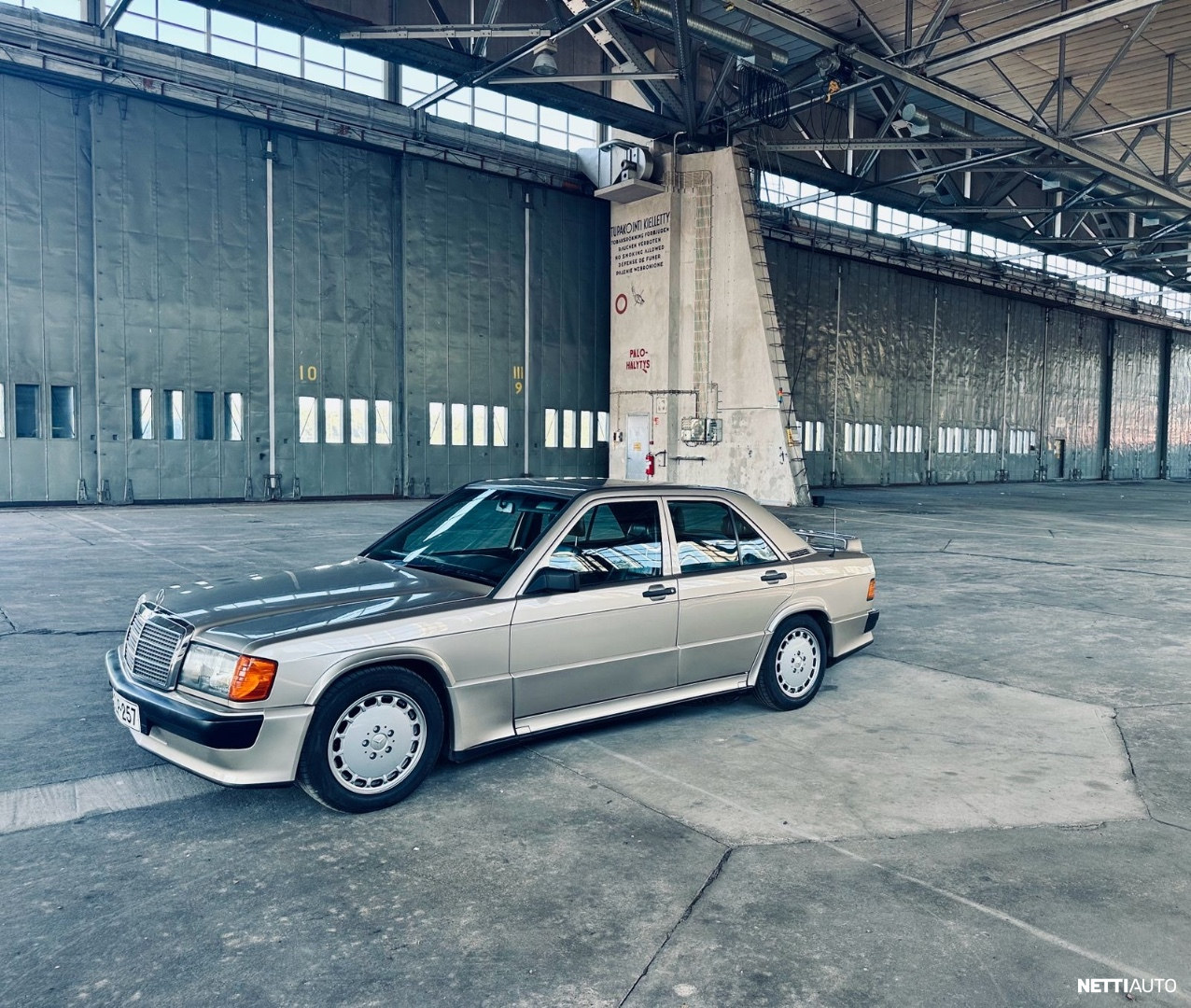 Mercedes-Benz 190