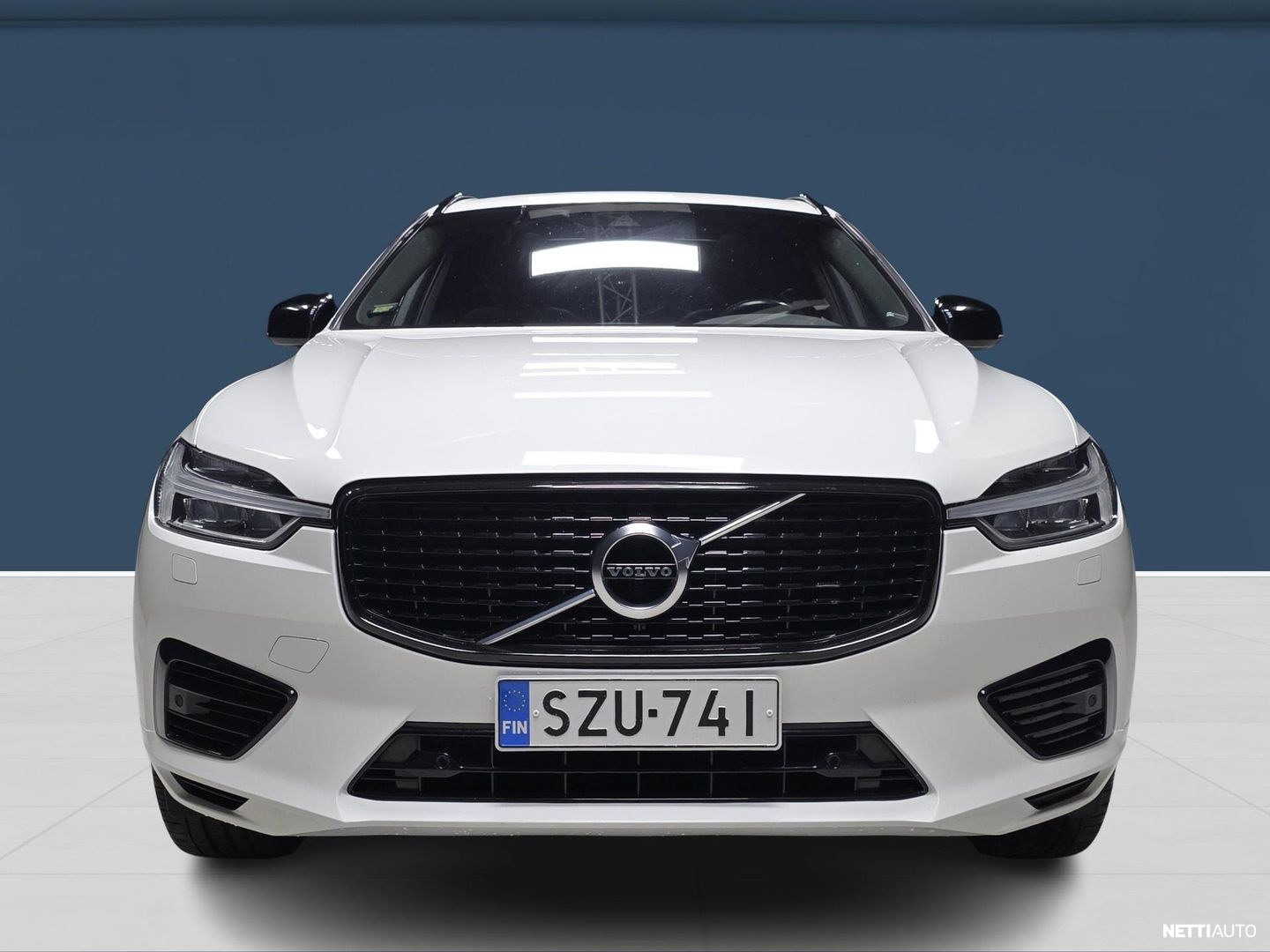 Volvo XC60 2020, photo 2/18