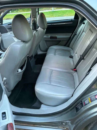 Chrysler 300C 2005, kuva 7/9