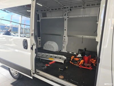 Peugeot Boxer L2H2 335 BlueHDi 120 S&S 2023, photo 5/13