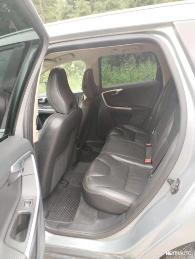 Volvo XC60 2,4D AWD Summum aut 2010, kuva 6/6