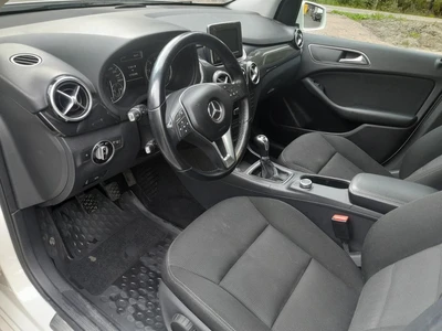 Mercedes-Benz B 200 2012, kuva 6/10