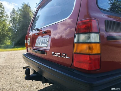 Volvo 240 1987, kuva 6/10