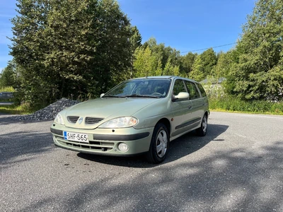 Renault Megane 2002, photo 1/10