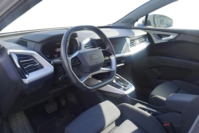 Audi Q4 e-tron 2024, photo 4/5