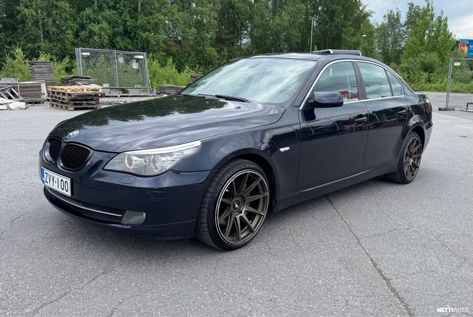 BMW 525