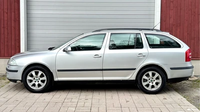 Skoda Octavia 1,6 FSI Elegance 2005, kuva 3/11
