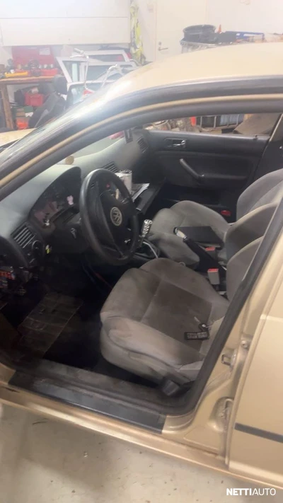 Volkswagen Bora 1.6 16v 77kw 2004, photo 2/4